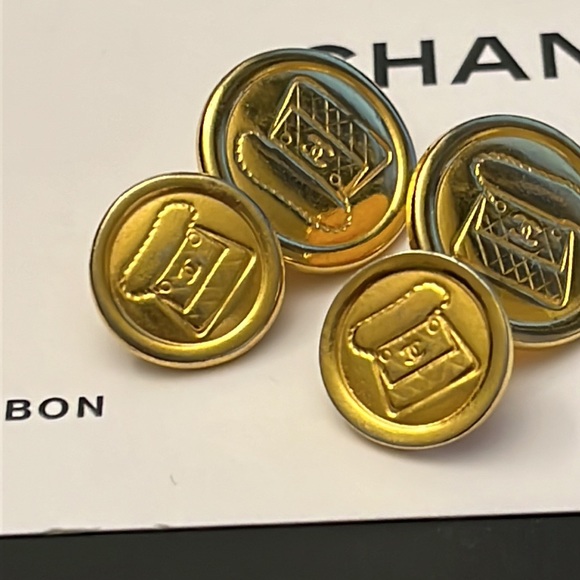 SOLD đź’”Set of Authentic CHANEL cufflinks CC logo purse buttons Gold vintage 1987 - Picture 7 of 10